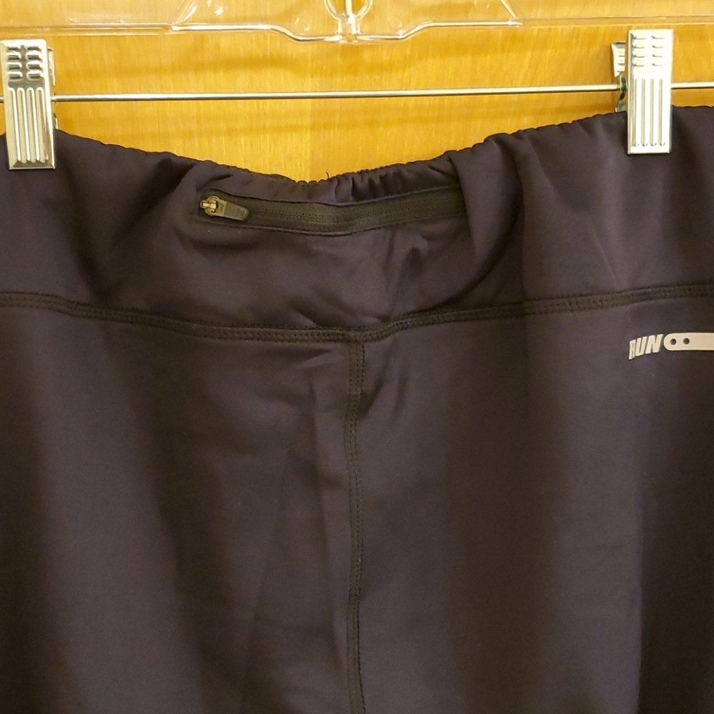 Workout Capri - Picture 3 of 5